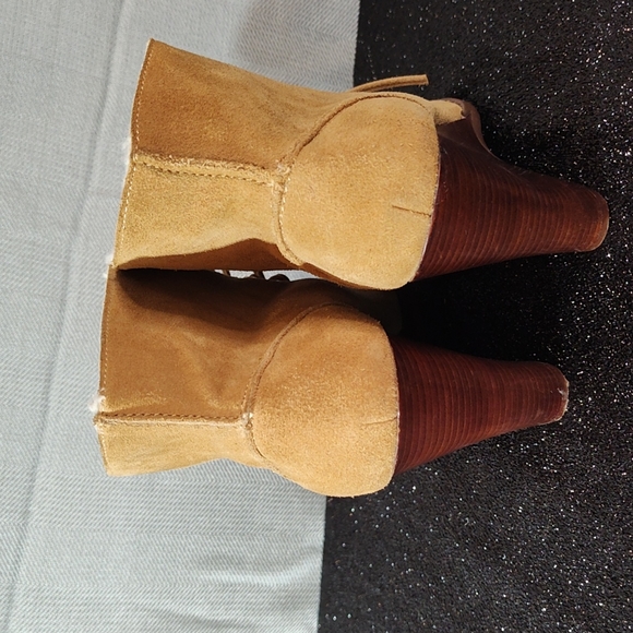 Michael Kors Ankle Boots - Picture 3 of 6